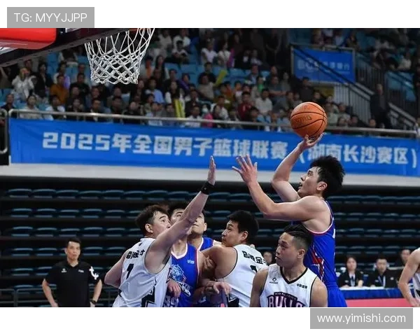 巴尔文加盟中国香港金牛篮球俱乐部提升球队实力兼具吨位优势与柔和手感